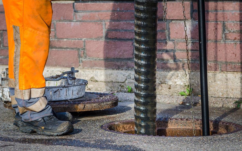 comment déboucher les wc avec une bouteille Chelles